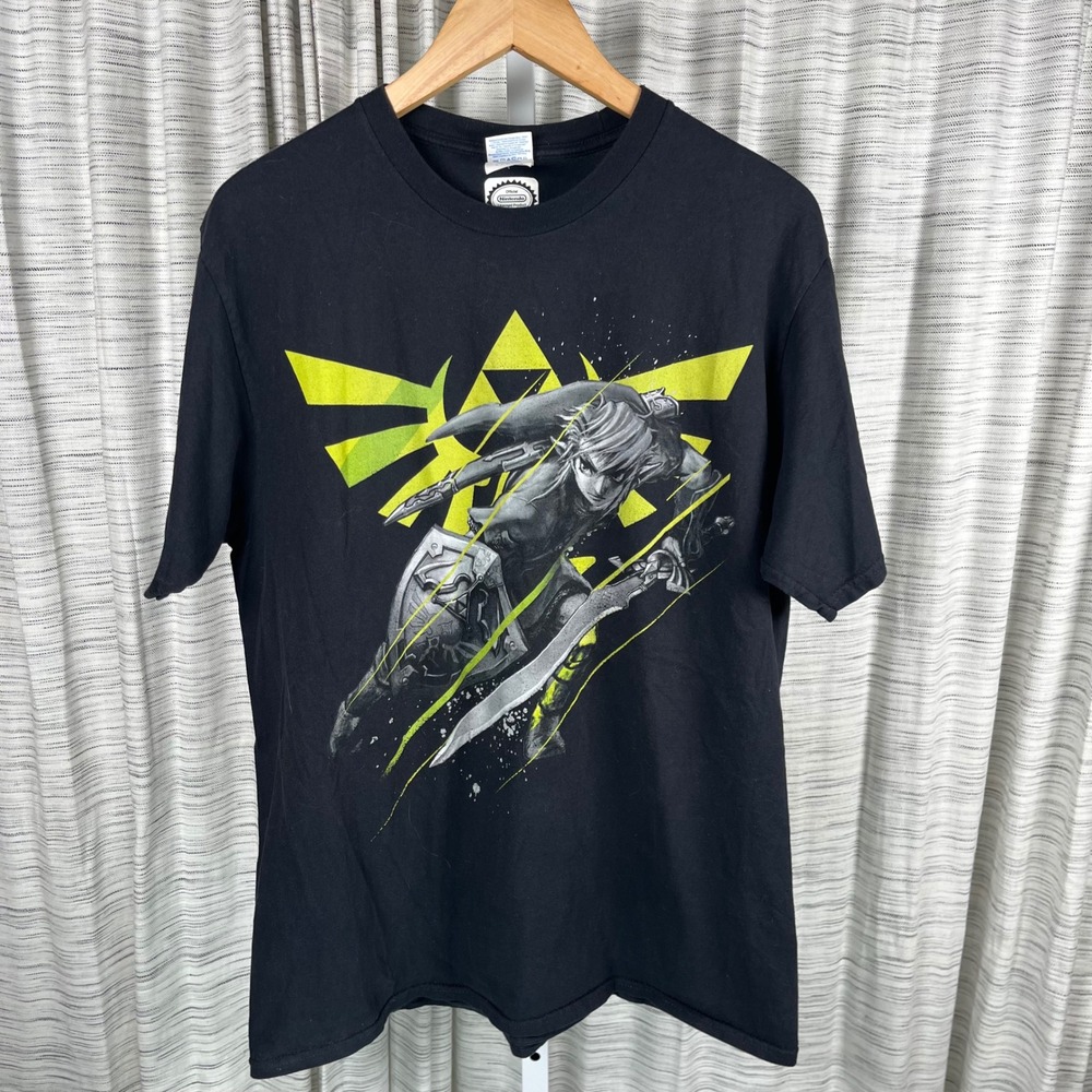 Nintendo Legend of Zelda Link Triforce Graphic T-Shirt Black Mens Large